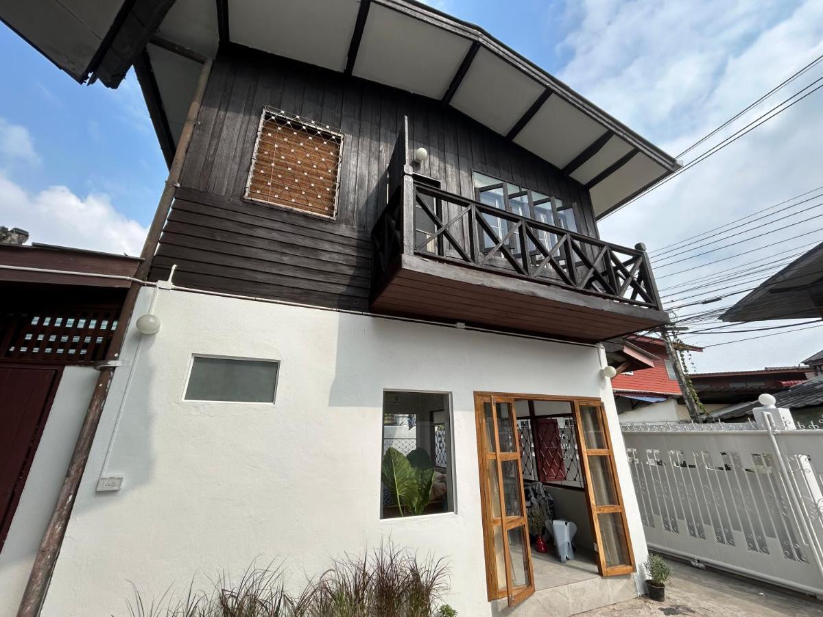 Cozy Villa In Chiangmai Old Town Chiang Mai Luaran gambar